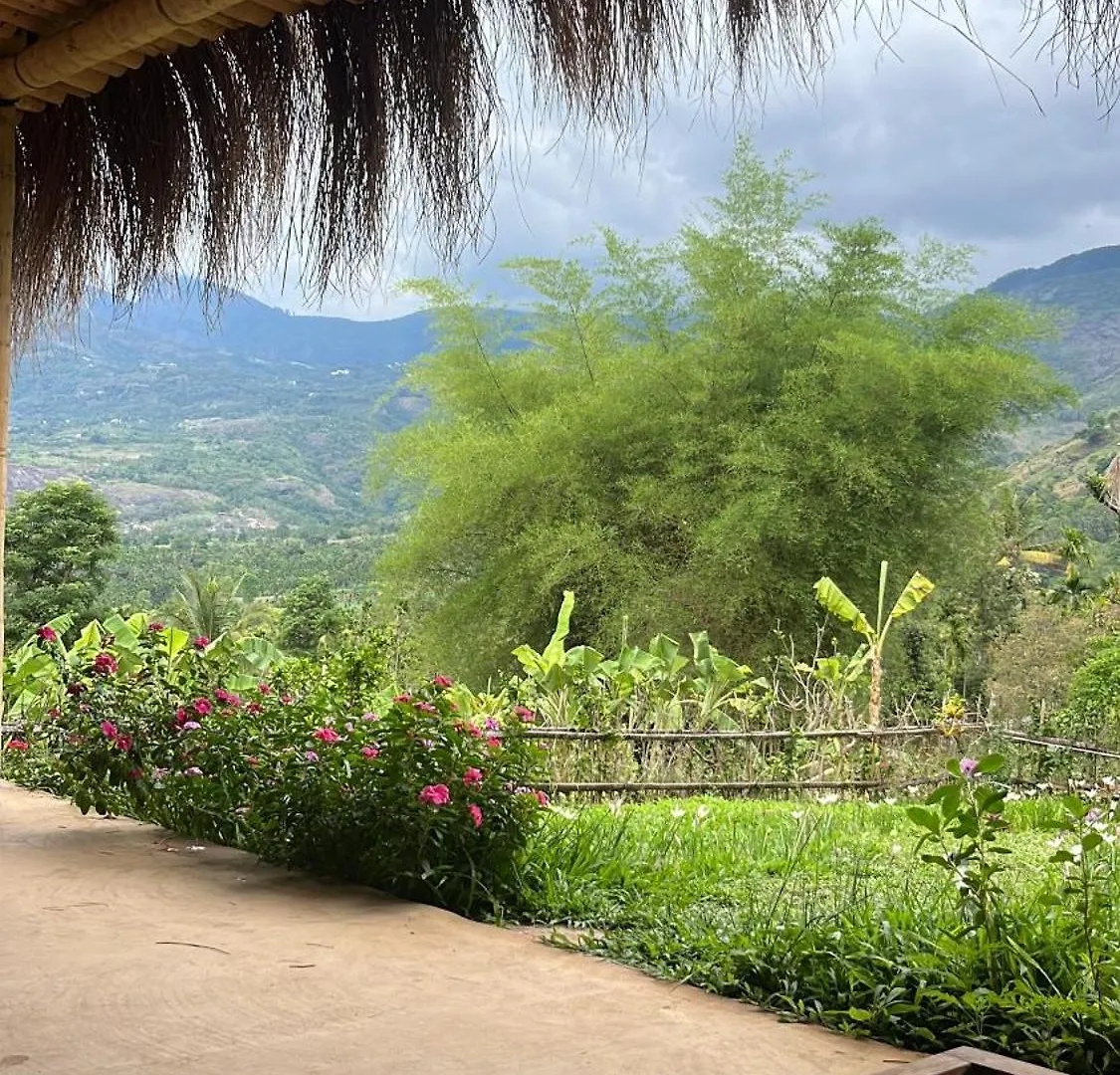 The Mudhouse Marayoor Hotel Munnar Resort