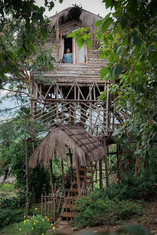 The Mudhouse Marayoor Hotel Munnar Resort