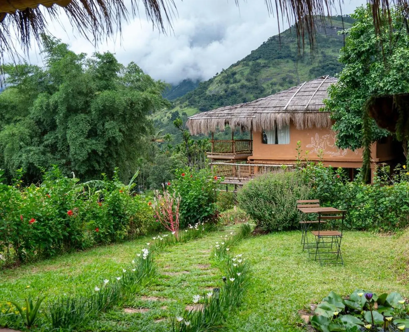 The Mudhouse Marayoor Hotel Munnar Resort