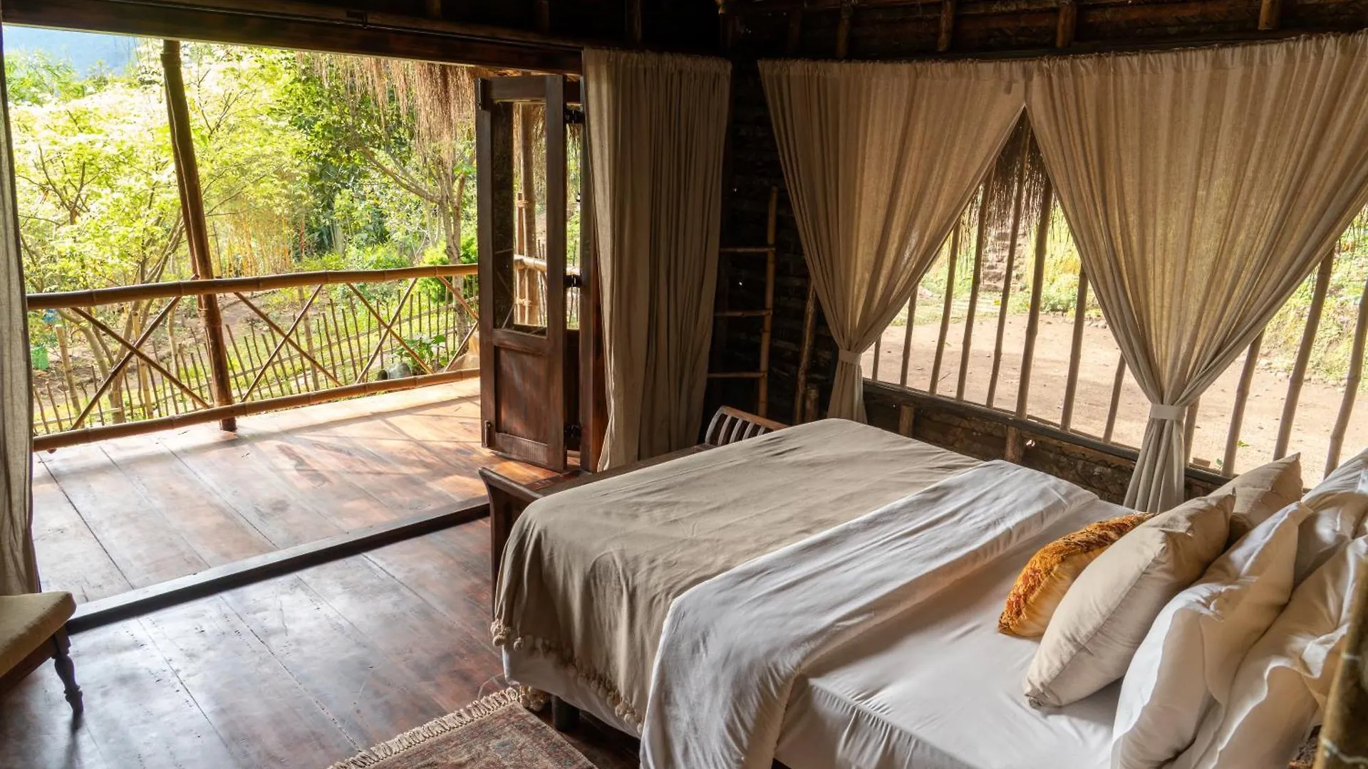 The Mudhouse Marayoor Hotel Munnar Resort