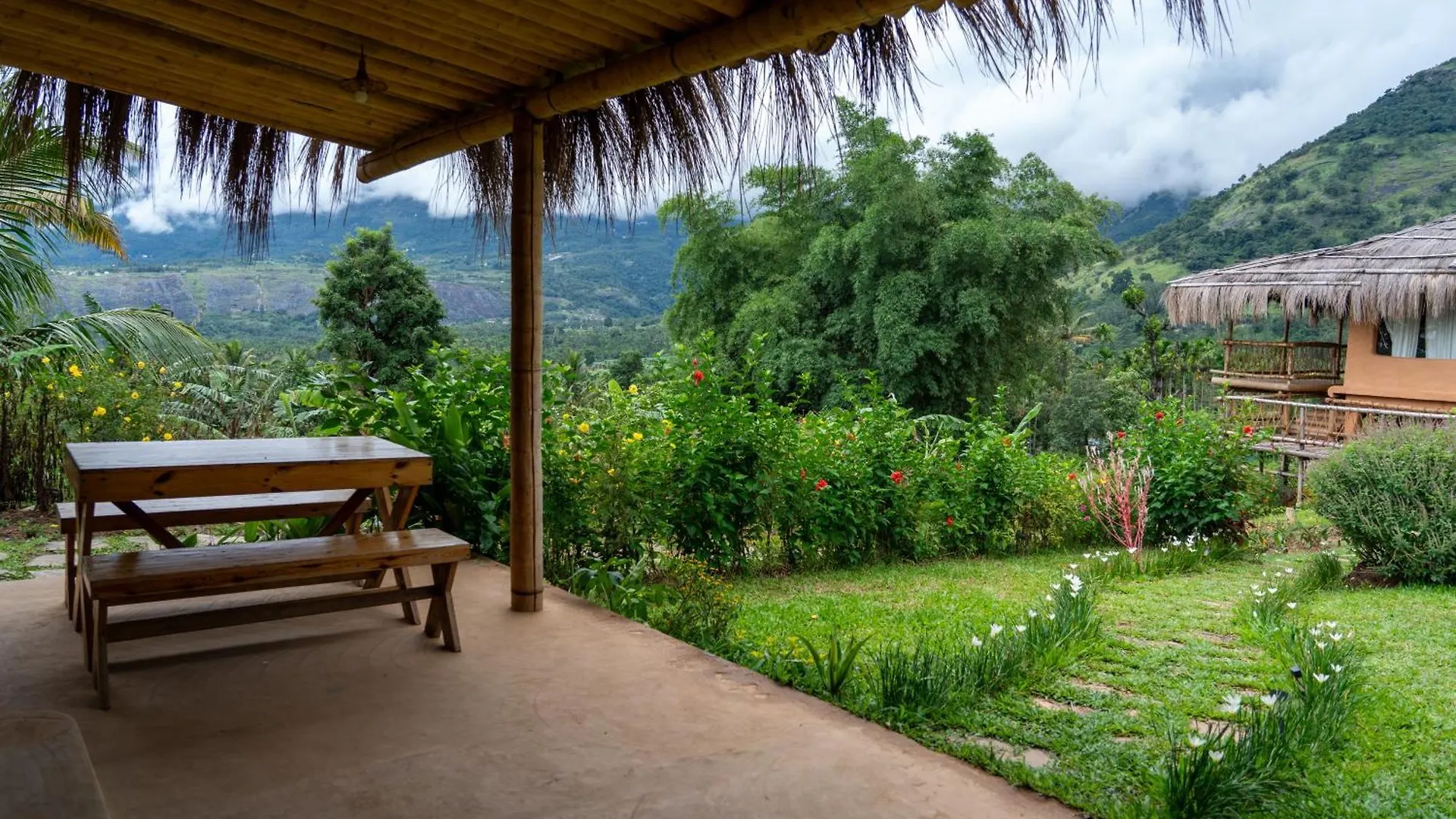 The Mudhouse Marayoor Hotel Munnar 0*,  India